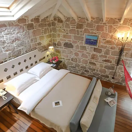 Cunda Lena Hotel