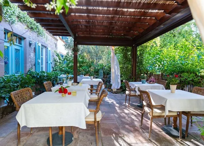 Cunda Lena ホテル