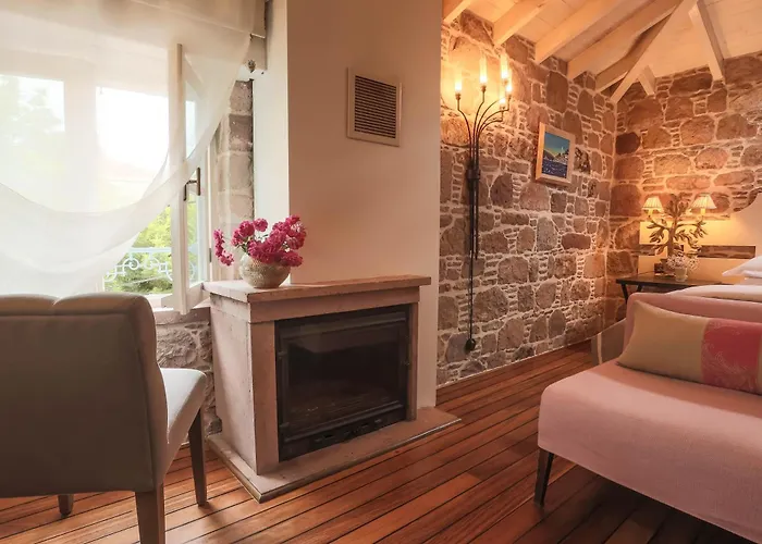 ホテル Cunda Lena *